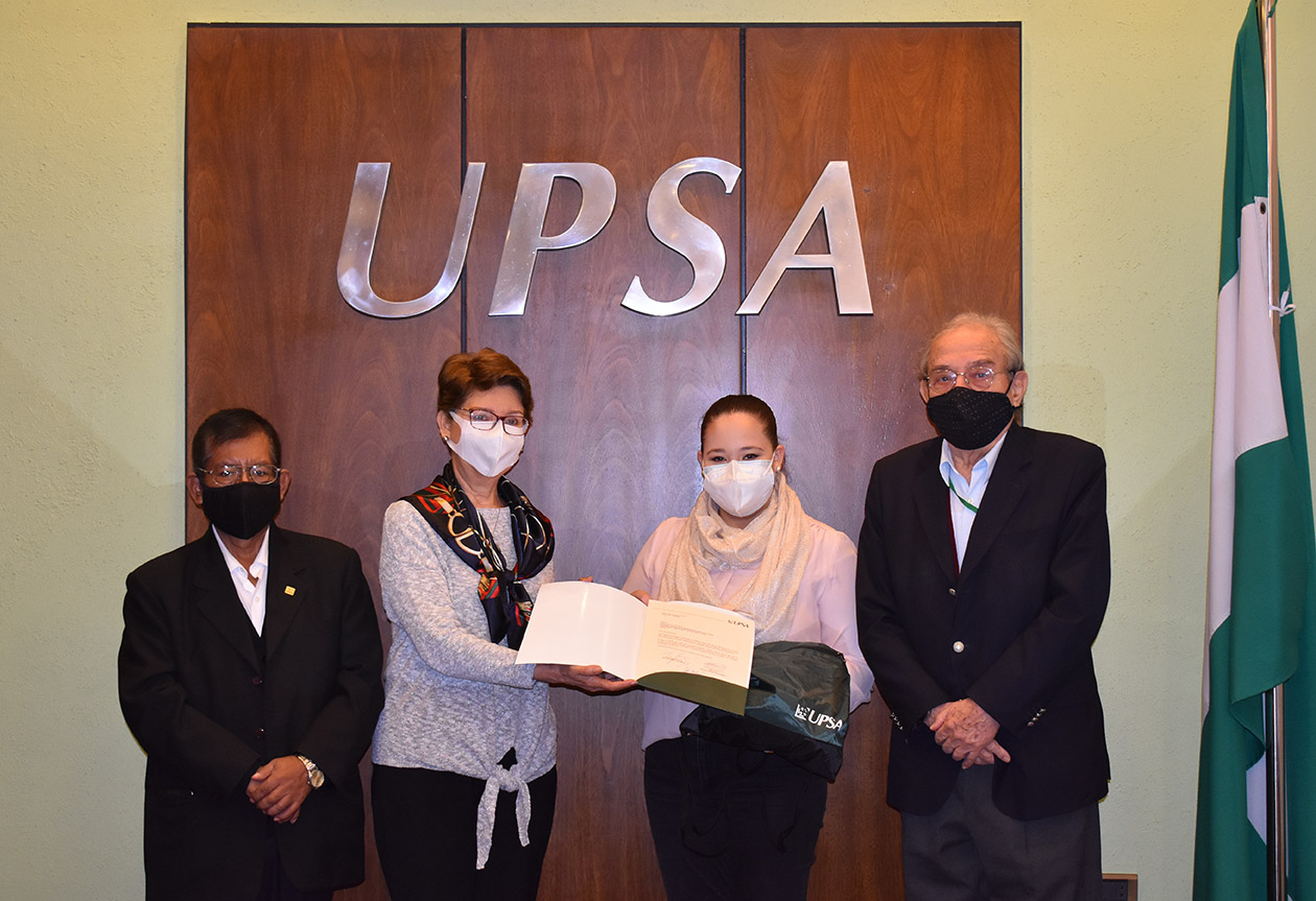 Estudiante UPSA gana tercer lugar en el Regional Student Paper Contest 